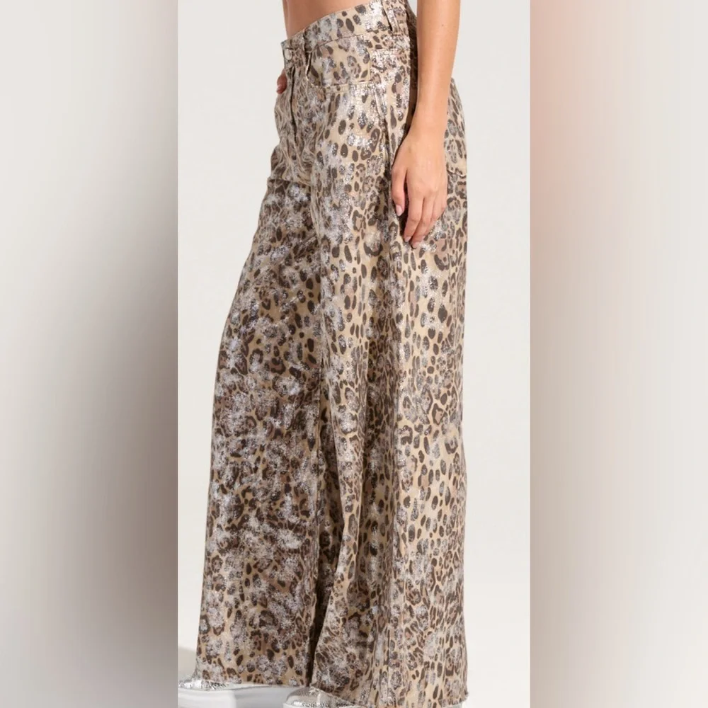 New w tags AKIRA leopard shimmer printed wide leg pants size XS - Picture 3 of 5